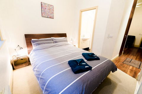 Flinders Lane Superior Studio Apartment - Accommodation Cairns 3