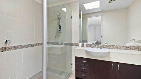 FLORENCE HOUSE Sundrenched Luxury With Pool & Deck - Accommodation Cairns 2