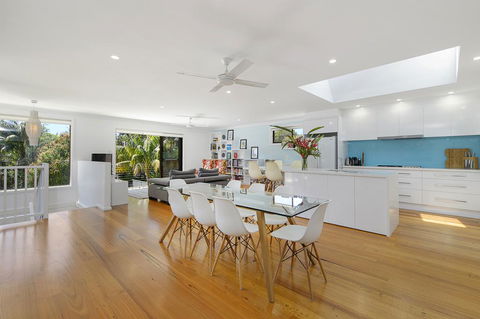 Flynns Beach Retreat - Accommodation Cairns 2