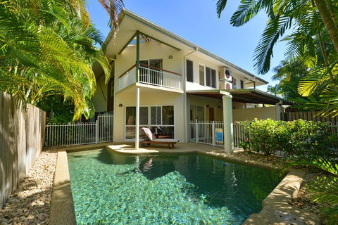 Four Mile Beach Retreat - Accommodation Cairns 1