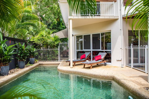 Four Mile Beach Retreat - Accommodation Cairns 0