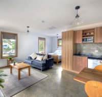 Freycinet Stone Studio 7 - Quartz - Accommodation Cairns