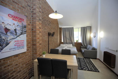 Gables 11 On Clyde Street - Accommodation Cairns 3