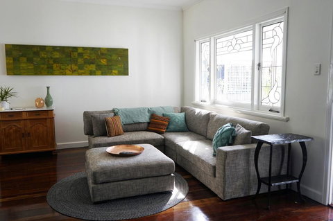 Gallery House Dwellingup - Accommodation Cairns 1