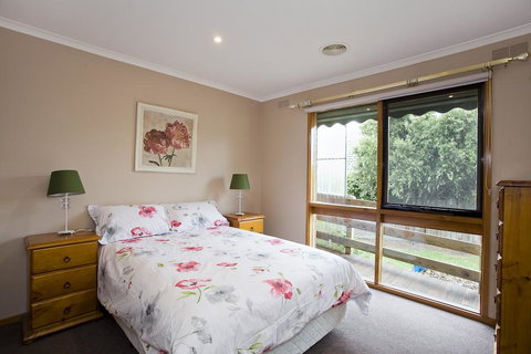 Geelong Holiday Home - Accommodation Cairns 0
