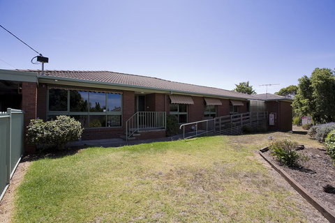 Geelong Holiday Home - Accommodation Cairns 2