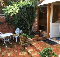 Gorgeous studio 2 minutes from the heart of Subiaco - Accommodation Cairns