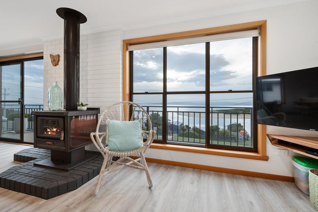 Coles Bay TAS Accommodation Cairns