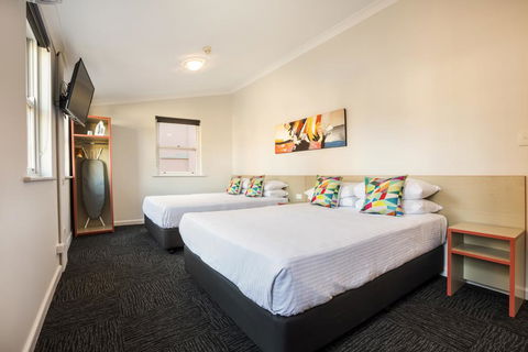 Granville Hotel - Accommodation Cairns 1