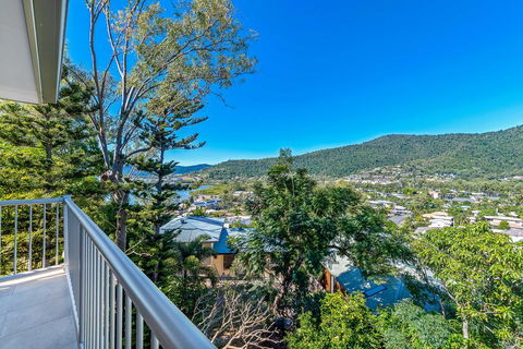 Great Escape - Cannonvale - Accommodation Cairns 2