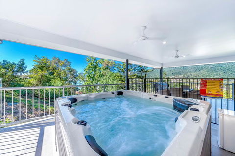 Great Escape - Cannonvale - Accommodation Cairns 0
