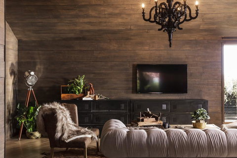 Hardwood House - Accommodation Cairns 0