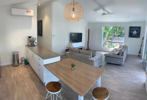 Harveys Beach House - Accommodation Cairns 3