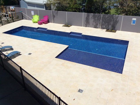 Hawks Nest Motel - Accommodation Cairns 2