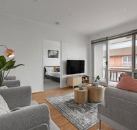 Heart of Ormond Apartment by Ready Set Host - Accommodation Cairns