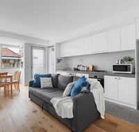 Heart of Windsor Apartment by Ready Set Host - Accommodation Cairns