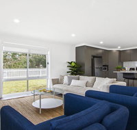 Heartland and Burrows - 450m to beach - Accommodation Cairns