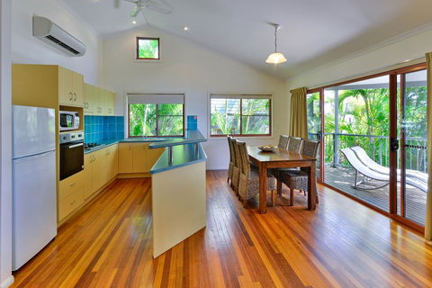 Heliconia Grove 9 - Accommodation Cairns 1