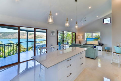 Heliconia Grove On Hamilton Island - Accommodation Cairns 2