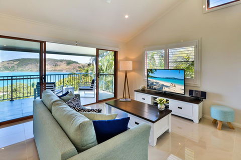 Heliconia Grove On Hamilton Island - Accommodation Cairns 0