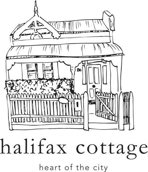 Heritage Luxury 3BR Cottage On Halifax - Accommodation Cairns 3