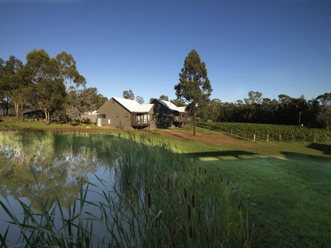 Hermitage Lodge - Accommodation Cairns 0