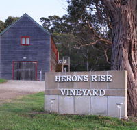 Herons Rise Vineyard Accommodation - Accommodation Cairns