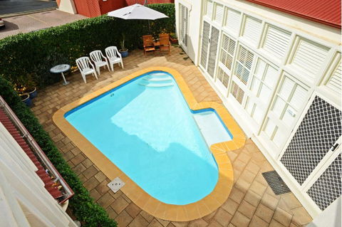 Hi 5 Luxury Holiday Apartments - Accommodation Cairns 0