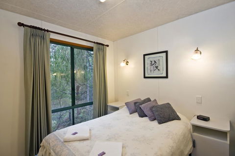 Hidden Valley Cabins - Accommodation Cairns 2