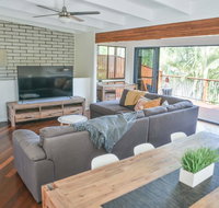 Hideaway At Hodgens Walk to Beach Happy Valley and Bulcock St With Backyard - Accommodation Cairns