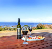 High Tide - Wallaroo Beachfront Property - Pet-Friendly - Accommodation Cairns