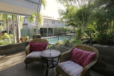 Hillcrest Guest House - Accommodation Cairns 0