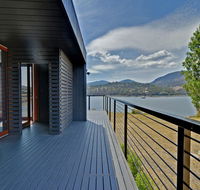 Hobart Waterfront Luxury Retreat - Accommodation Cairns