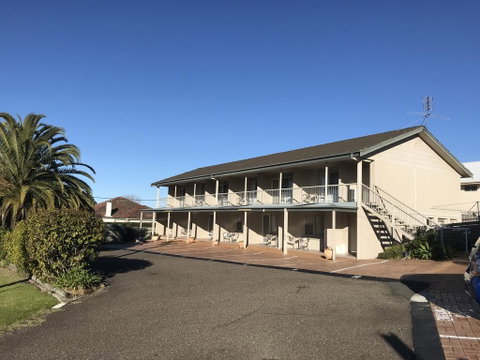 Holiday Lodge Motor Inn - Accommodation Cairns 3