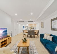 HomeHotel New and Comfort 3 Bedrooms security Apt - Accommodation Cairns