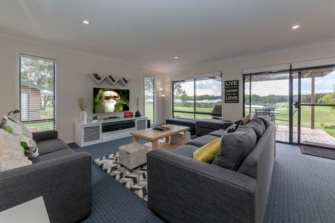 Horizons Golf Club, Villa 124 - Accommodation Cairns 0