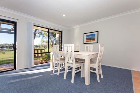 Horizons Golf Club, Villa 126 - Accommodation Cairns 3