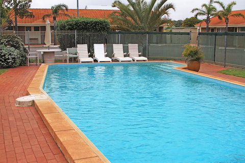 Hospitality Geraldton, SureStay By Best Western - Accommodation Cairns 0