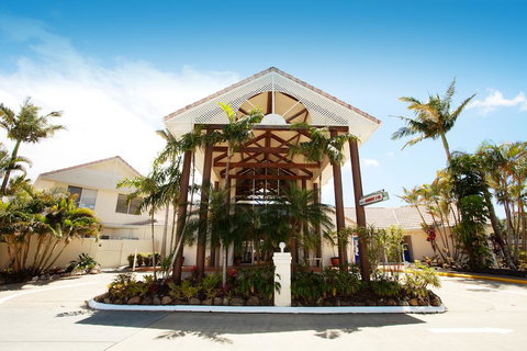 Isle Of Palms Resort - Accommodation Cairns 1