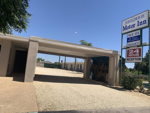 Jerilderie Motor Inn - Accommodation Cairns 0