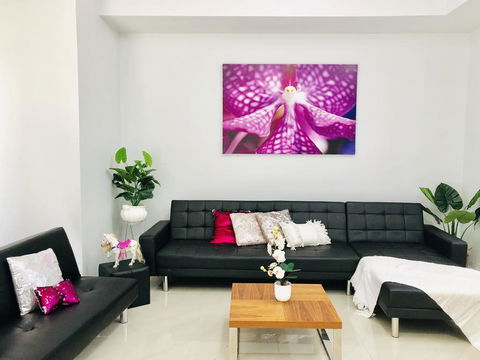 Jewel In The West-Newly Built And Spacious - Accommodation Cairns 0