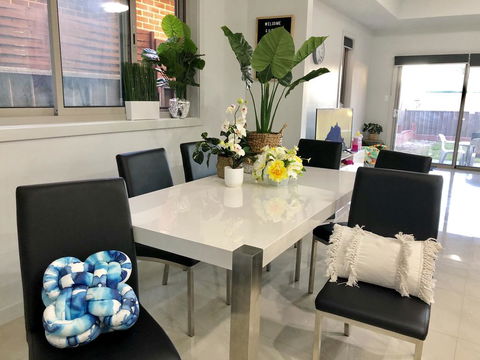 Jewel In The West-Newly Built And Spacious - Accommodation Cairns 1