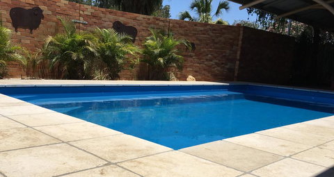 Jumbuck Motel - Accommodation Cairns 2