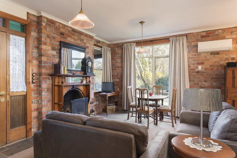 Killynaught Spa Cottages - Accommodation Cairns 3
