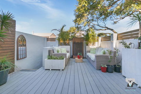 KOZYGURU ROZELLE COSY DREAM HOLIDAY HOME 3 BED HOUSE + FREE NRZ196 - Accommodation Cairns 1