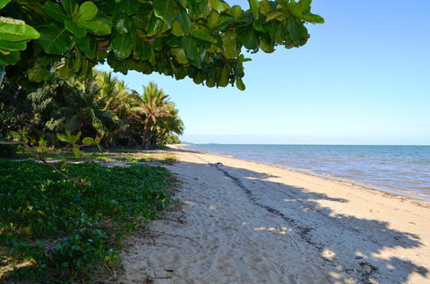 Kurrimine Beach Huts - Accommodation Cairns 1