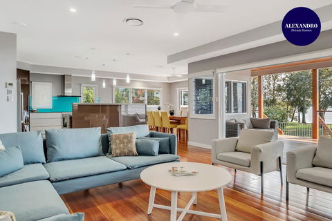 LAKEFRONT And SUNSET HAVEN - Accommodation Cairns 0