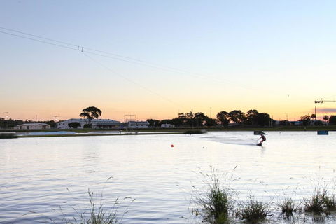 Lakeside Deck House - Accommodation Cairns 1