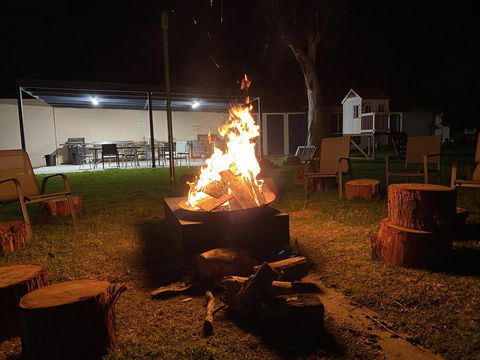 Lakeside Motel Waterfront - Accommodation Cairns 1