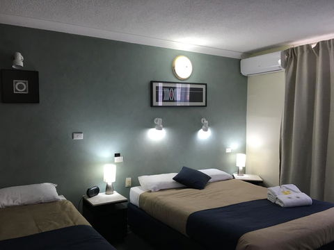 Lakeview Motor Inn - Accommodation Cairns 3